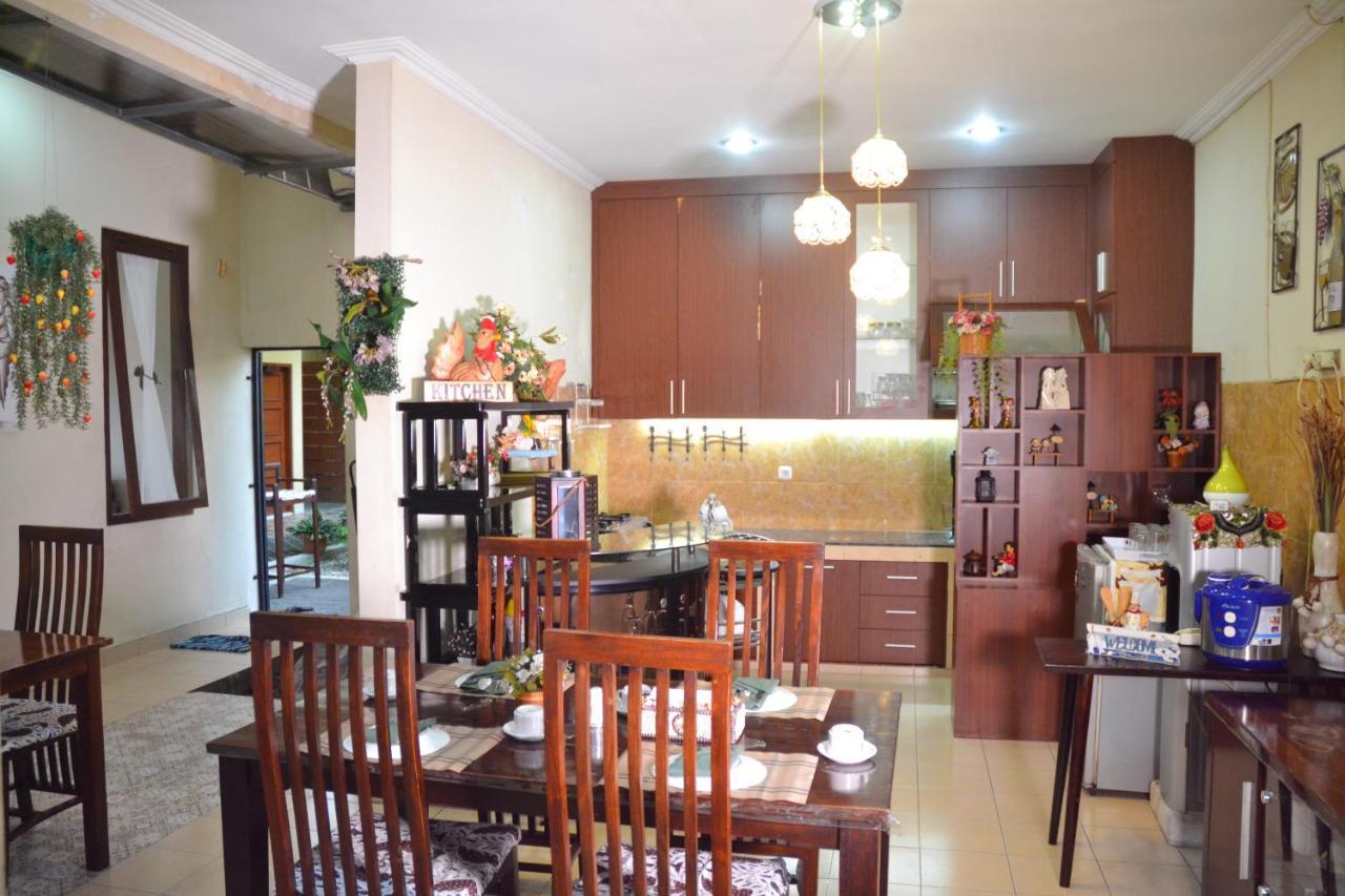 Roemah Canting Homestay Jogjacarta Exterior foto